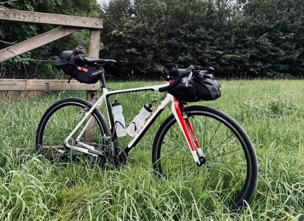 Mein typisches Ortlieb-Setup mit Satteltasche, Lenkertasche und Accessory-Pack
