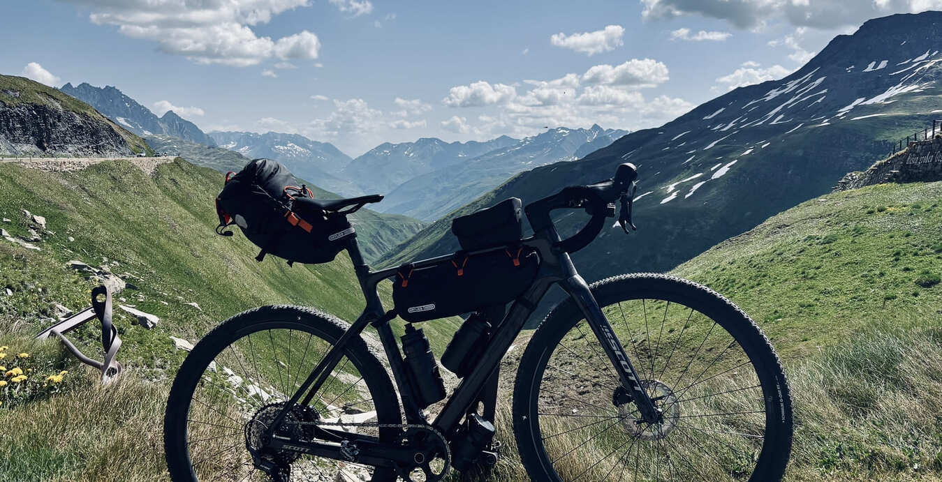 Solo-Bikepacking in den Schweizer Alpen: Mit dem Fahrrad von Basel nach Mailand