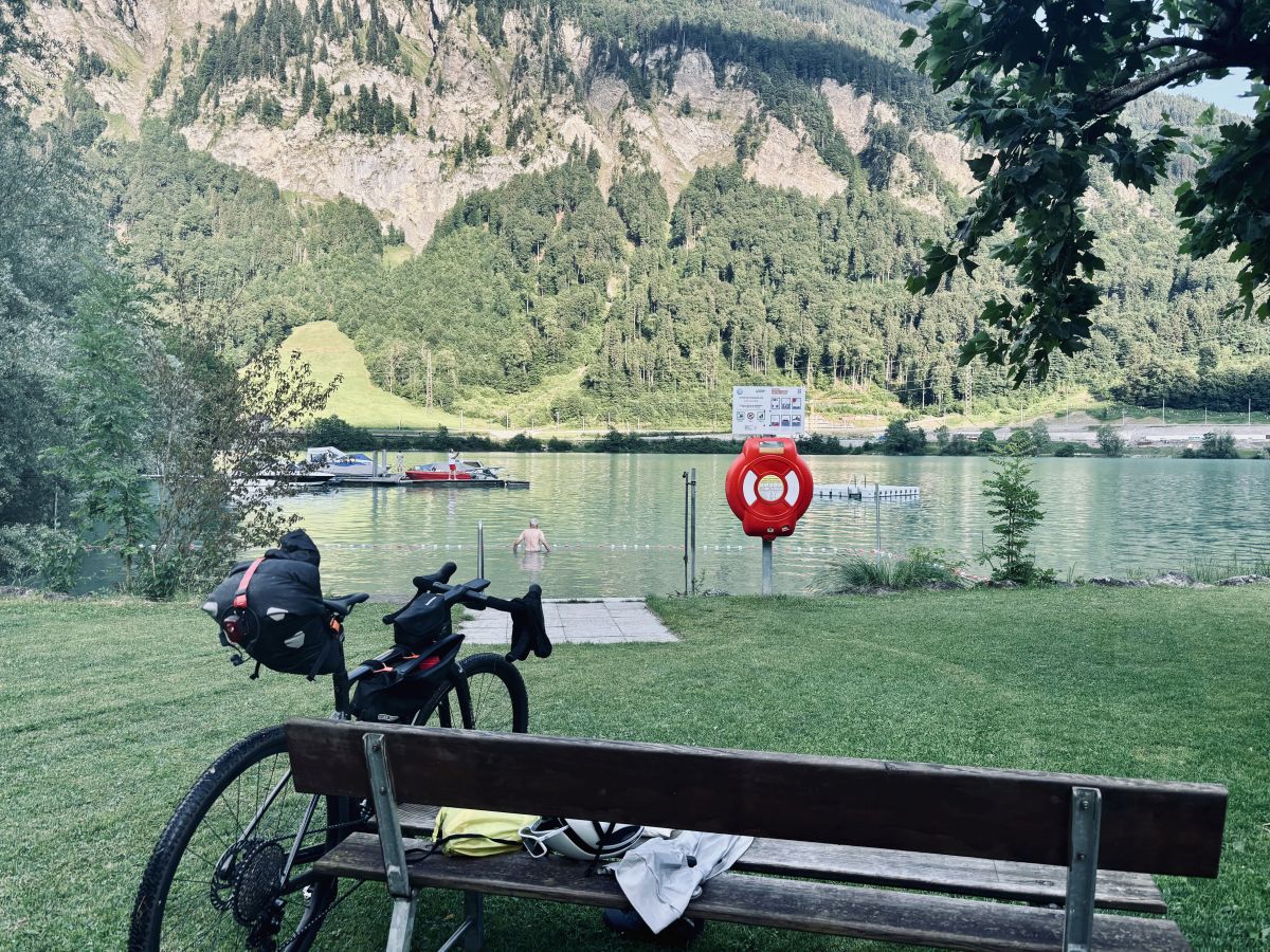 Pause am Lungerersee in der Schweiz auf 689 m ü. M.