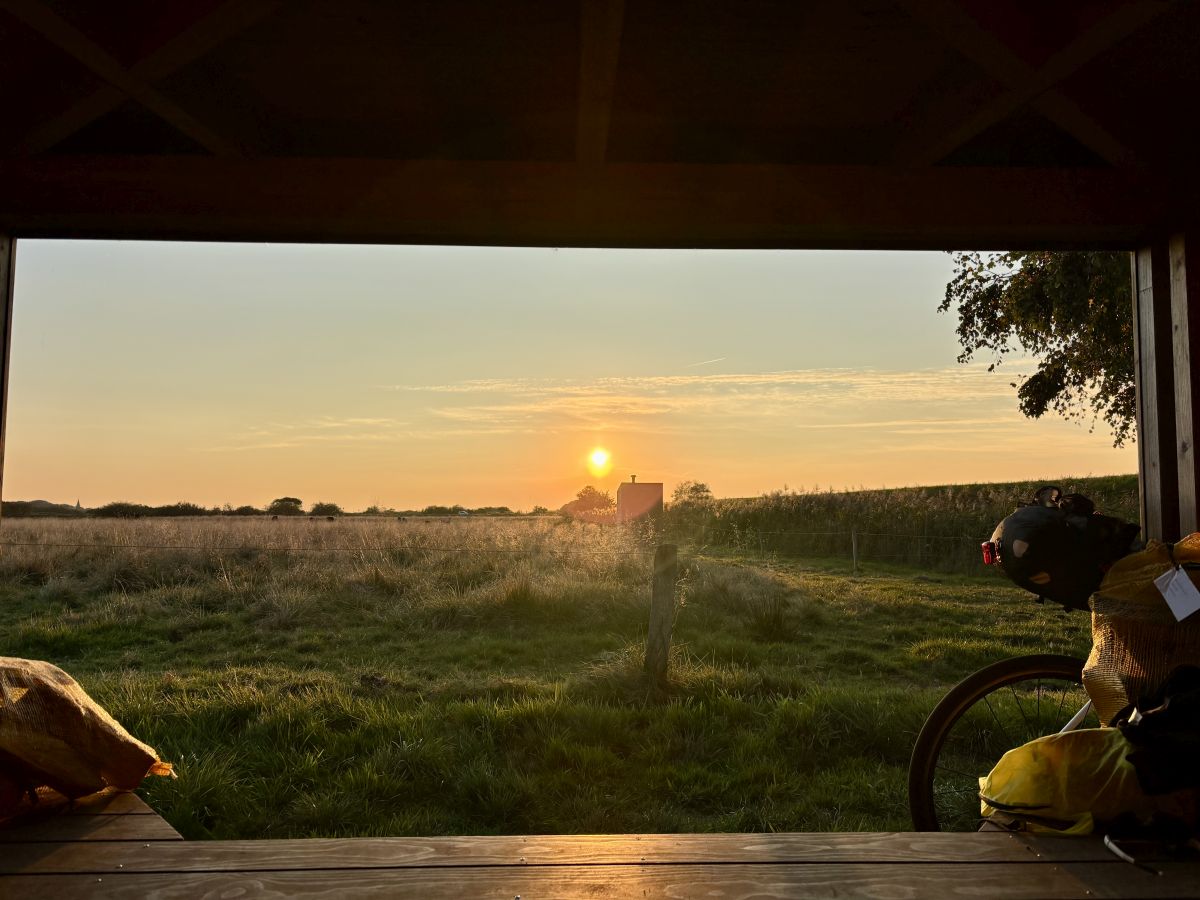 Blick aus dem Shelter in den Sonnenuntergang