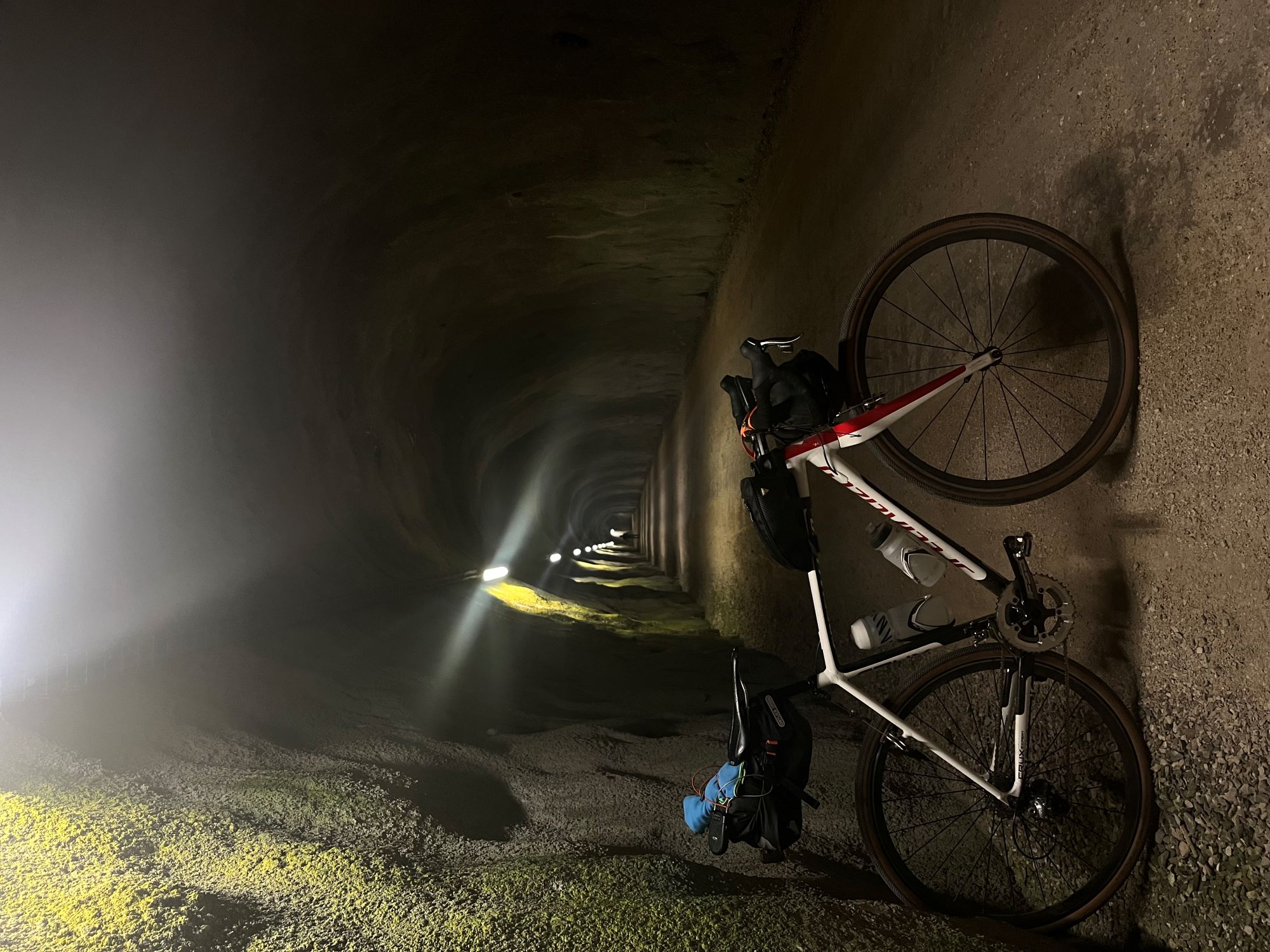 Fahrradtunnel durch den Berg