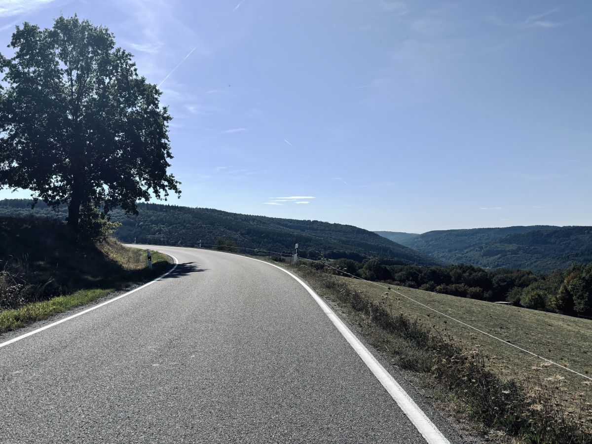 Panorama-Abfahrt von Rothenburg nach Hirschborn am Neckar