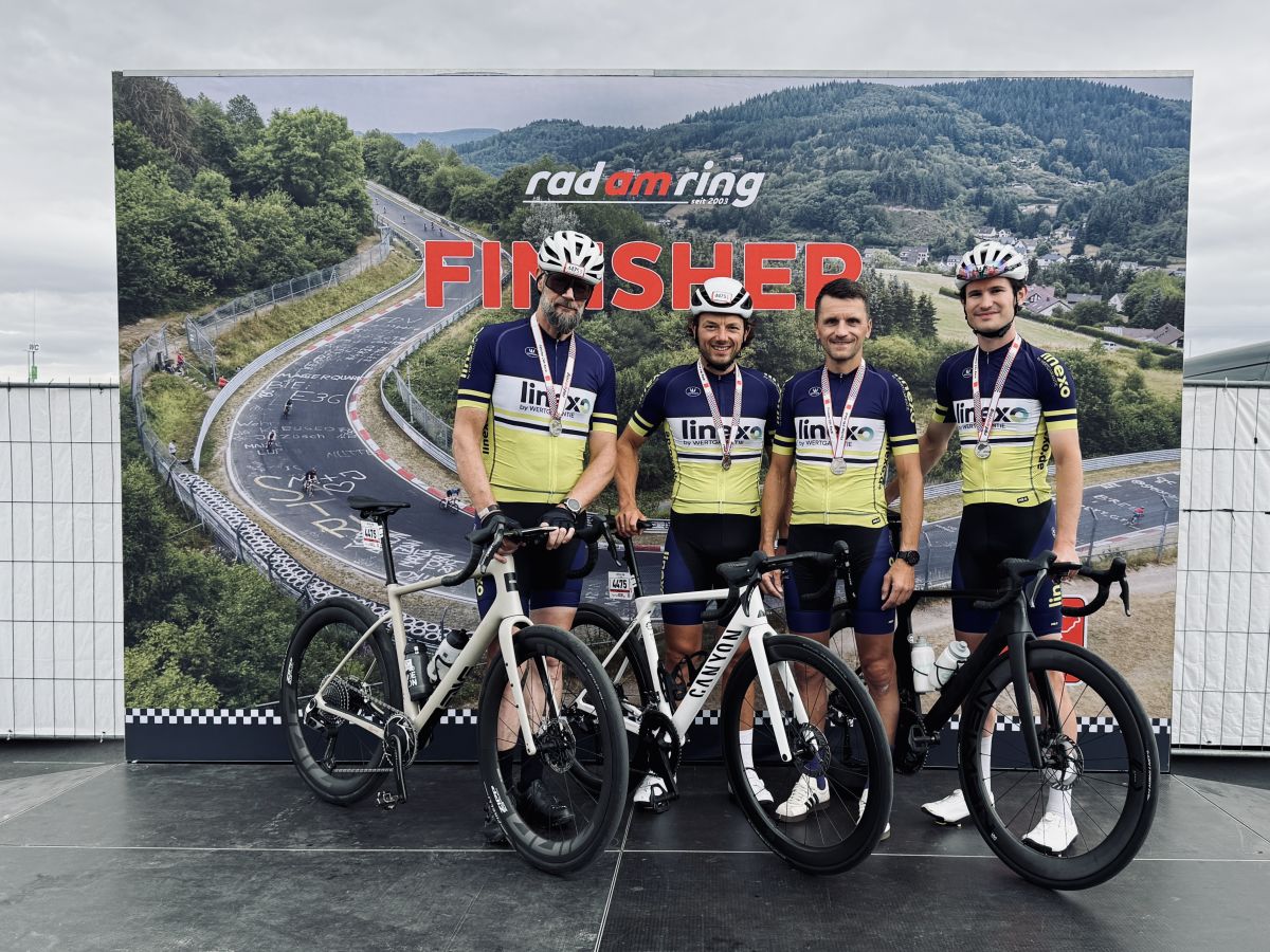 Mein 4er-Team beim 24h-Radrennen: Kai, Malte, Stephan und Levente (v. L.)