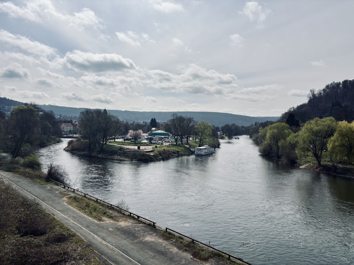 Beginn der Weser durch den Zusammenfluss von Werra (links) und Fulda (rechts)